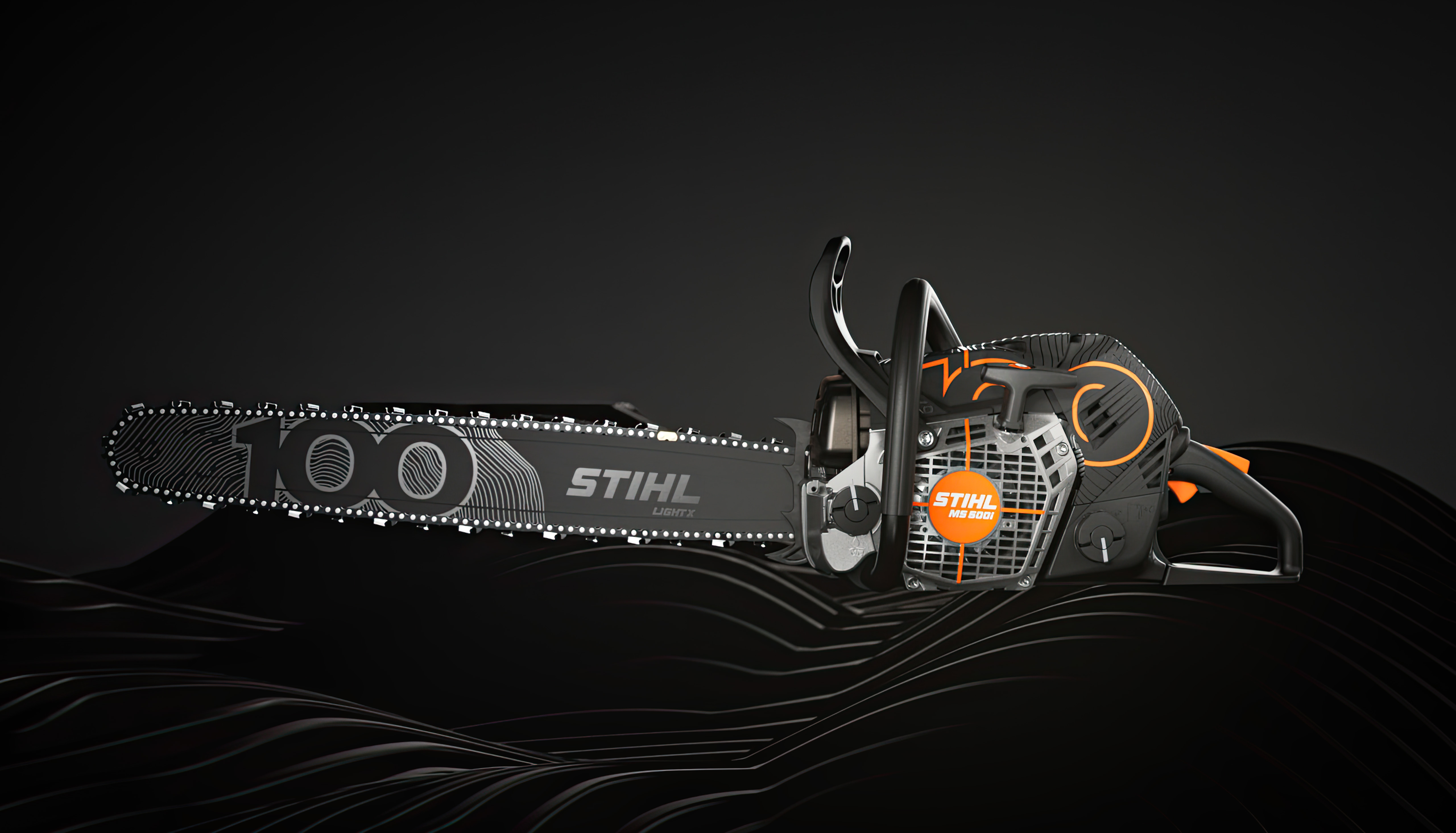 Motosega STIHL MS 500i Centennial Edition vista laterale a sinistra su sfondo nero