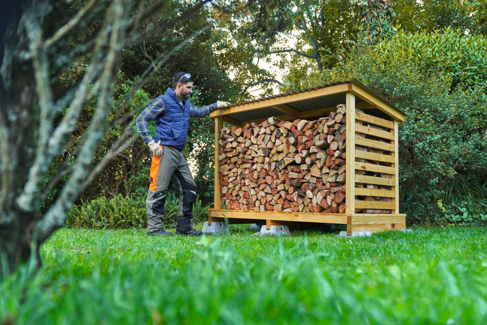 Brennholz lagern und trocknen: Tipps | STIHL