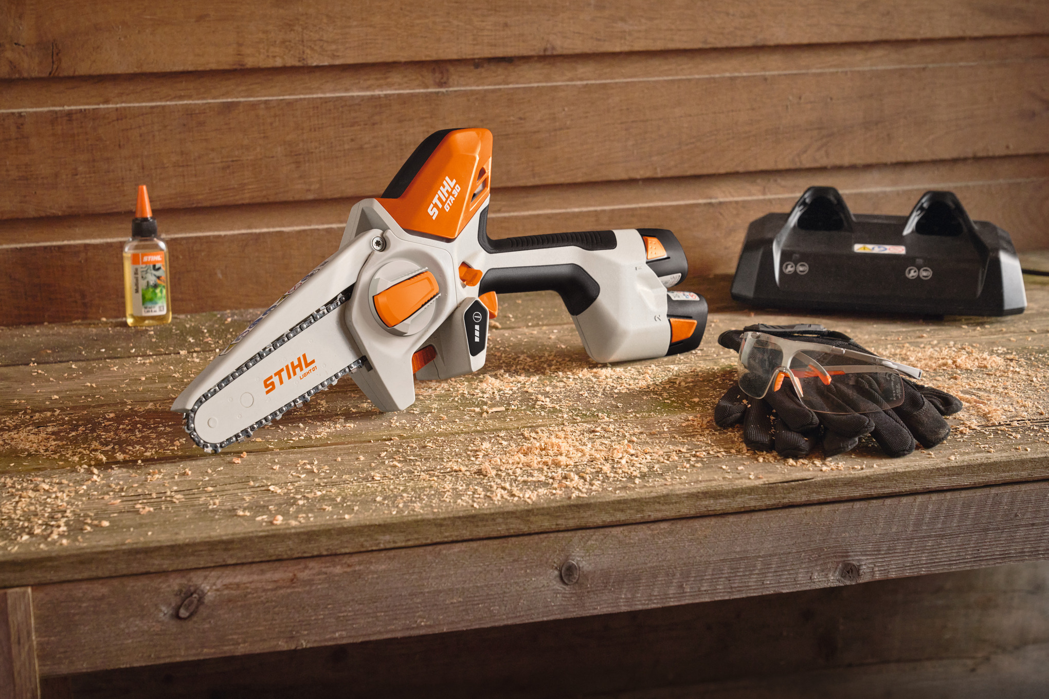 STIHL GTA 30 avec batterie et huile adaptées